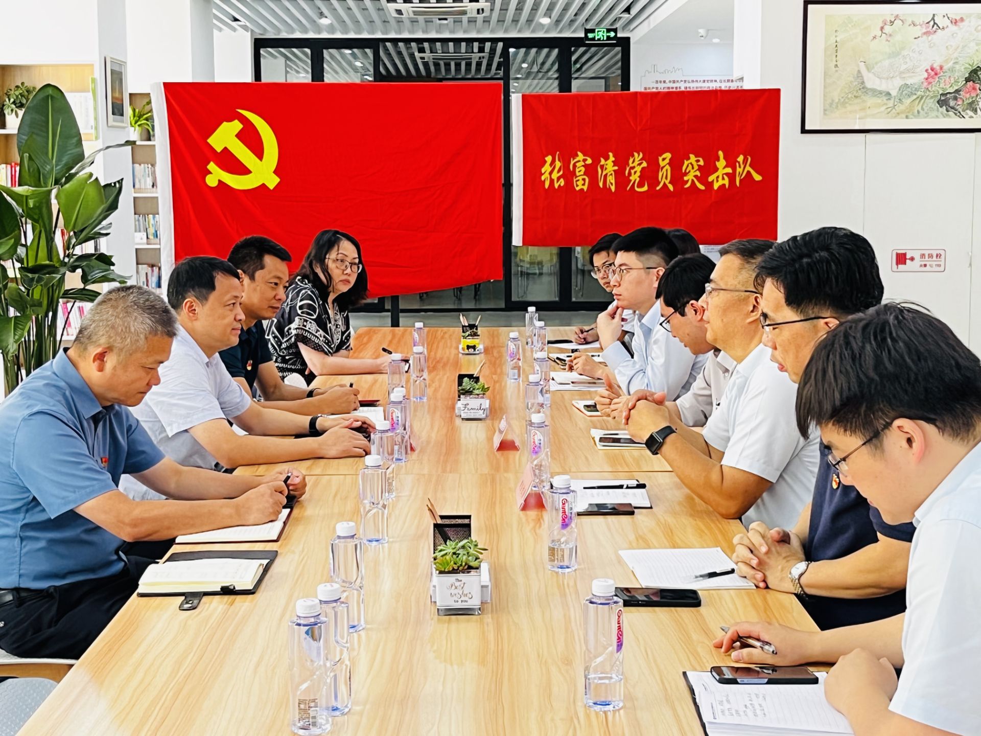 新区宜居  未来已来 —NG娱乐集团开展联合主题党建共建活动